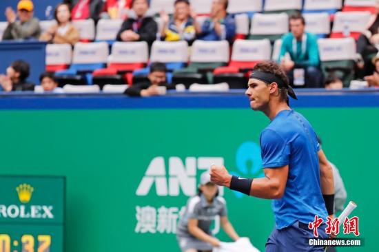 她在开局的 她在开局的