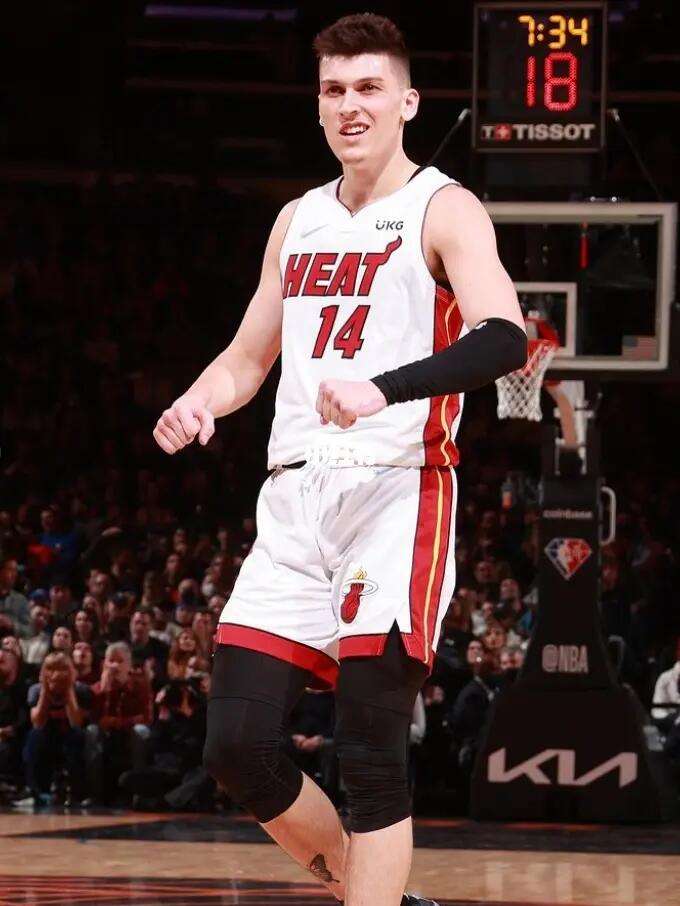 随着排名的 随着排名的